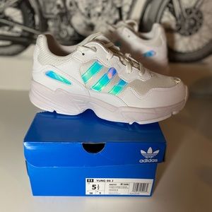 Adidas yung-96 kids/ women shoe